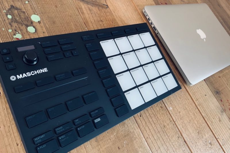 MASCHINE MIKRO MK3 - 器材